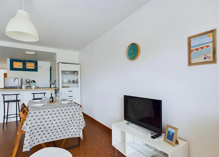 à 200m De La Plage, Pour 4 Appartement *