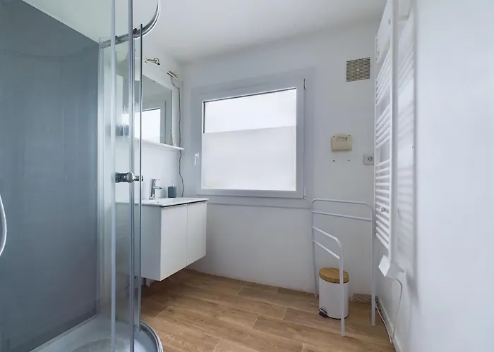 à 200m De La Plage, Pour 4 Appartement